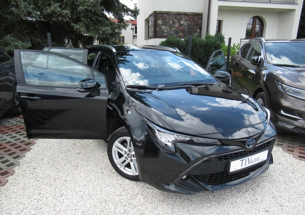 Toyota Corolla cena 93898 przebieg: 72620, rok produkcji 2021 z Dobrzany małe 742